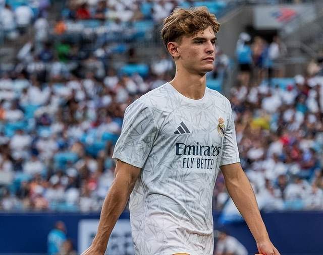 年加盟米兰 年加盟米兰